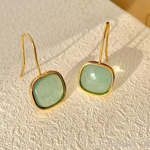 #42 Green Stone Drop Earrings - Picture 1 of 7